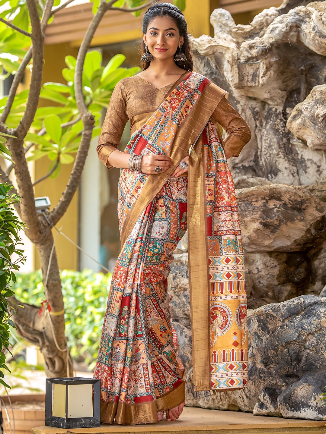 

VIRICA Floral Zari Saree, Brown