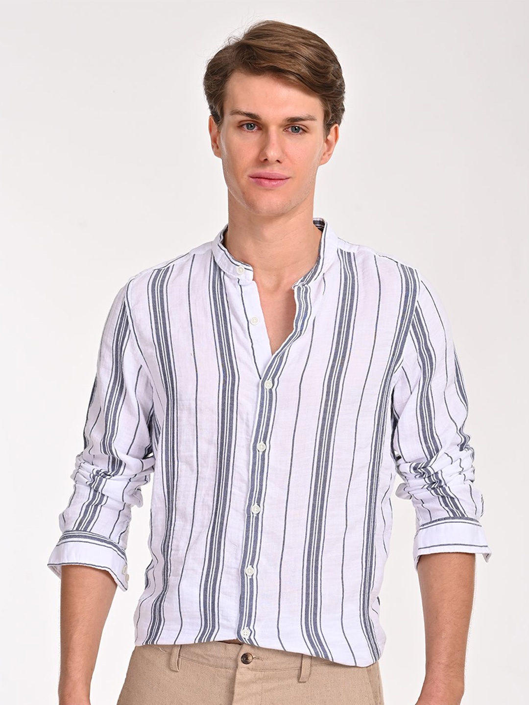 

POE Men Smart Slim Fit Opaque Striped Casual Shirt, White
