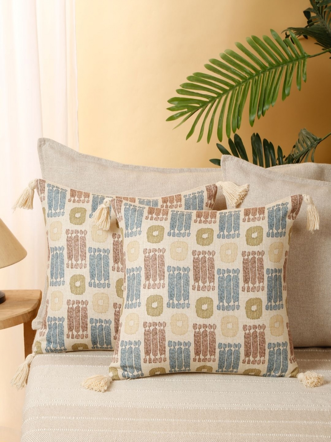 

eyda Beige & Blue 2 Pieces Printed Cushion Covers