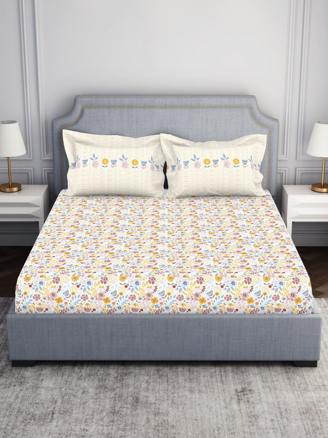 

SPACES Yellow & White Floral 144 TC Cotton Queen Bedsheet With 2 Pillow Covers