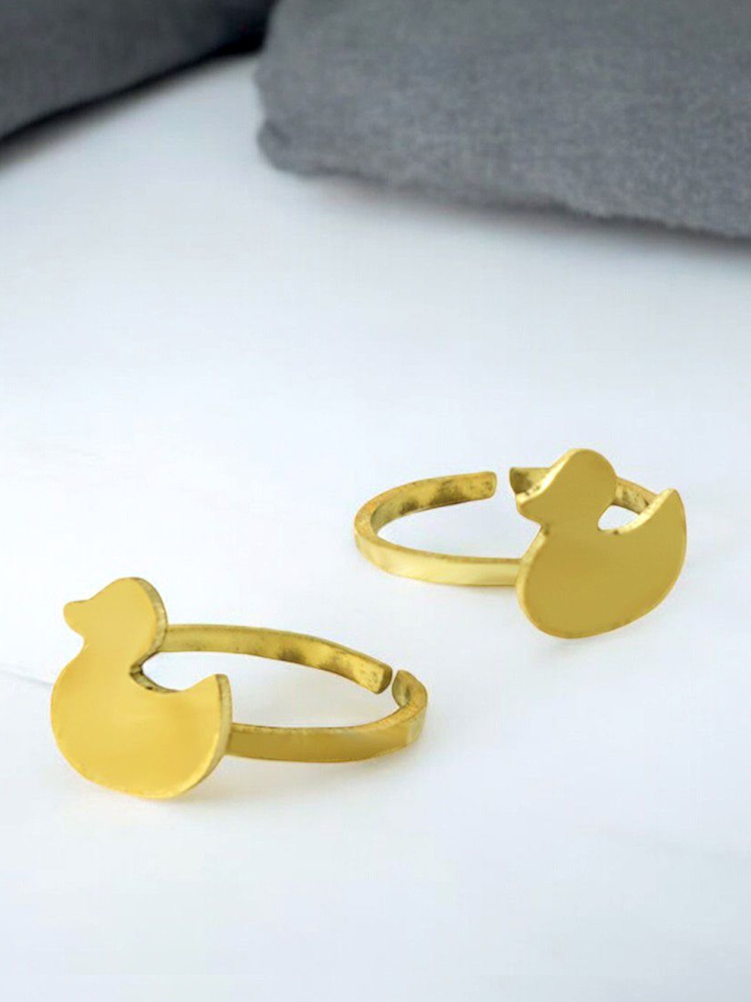 

Goldnera Cute Duck Ethnic Toe Rings, Gold