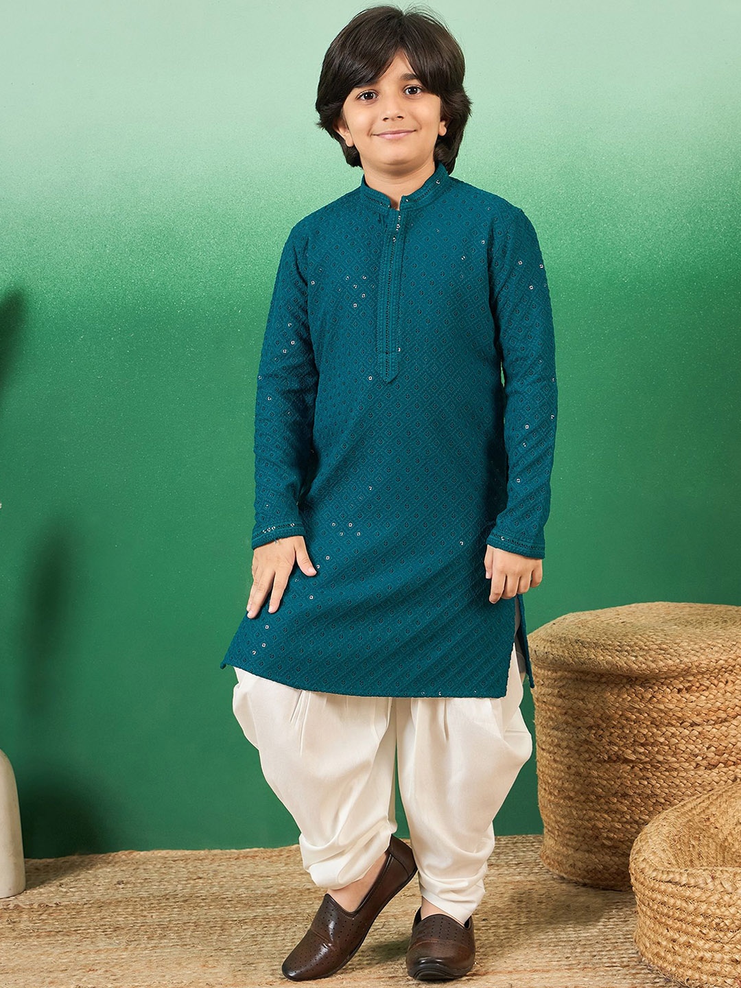 

Sangria Boys Chikankari & Sequinned Firozi Cotton Straight Kurta, Green