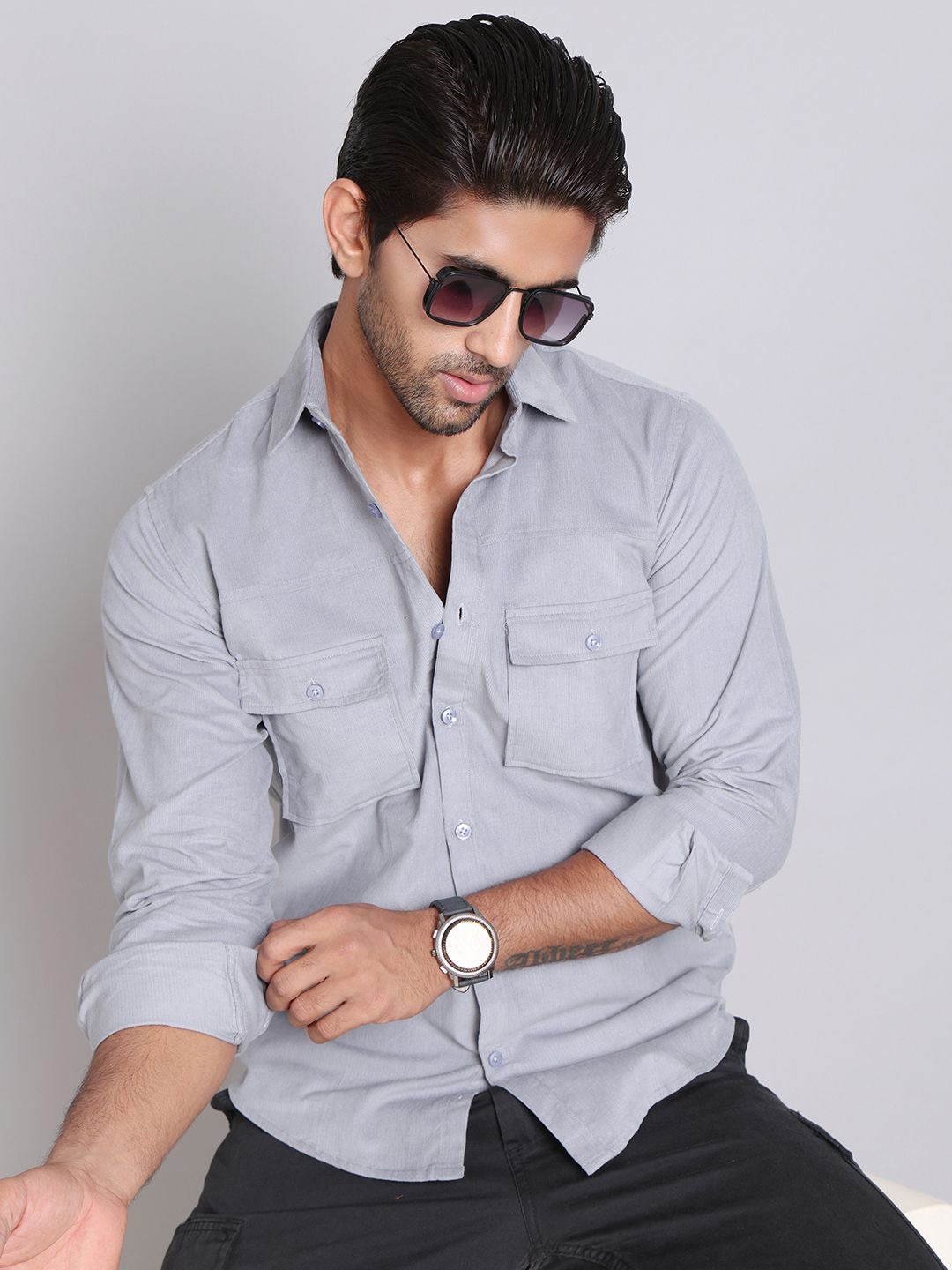 

Indian Needle Men Classic Spread Collar Solid Cotton Casual Shirt, Grey