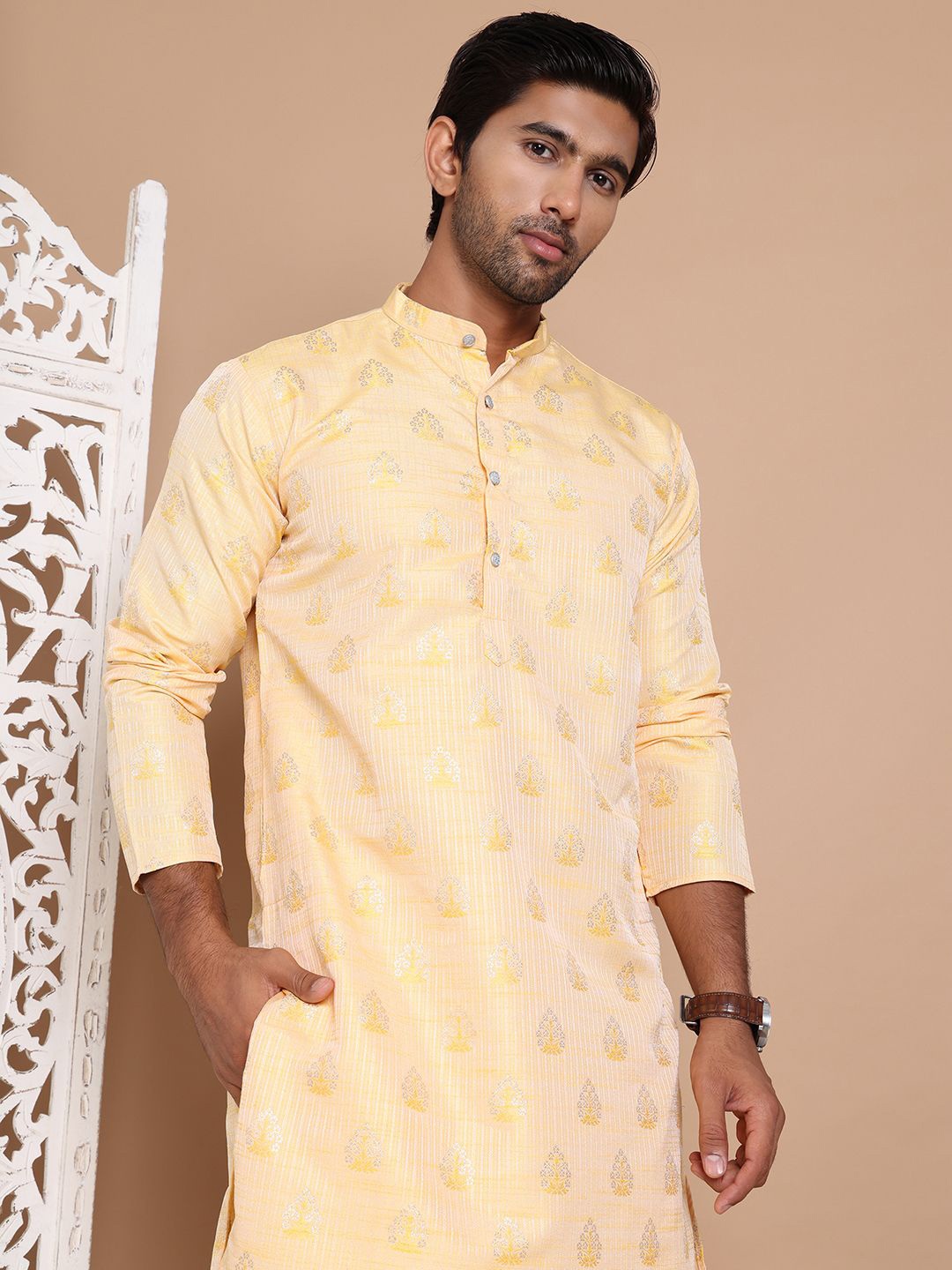 

Anouk Men Floral Printed Regular Pure Cotton Kurta with Pyjamas, Yellow