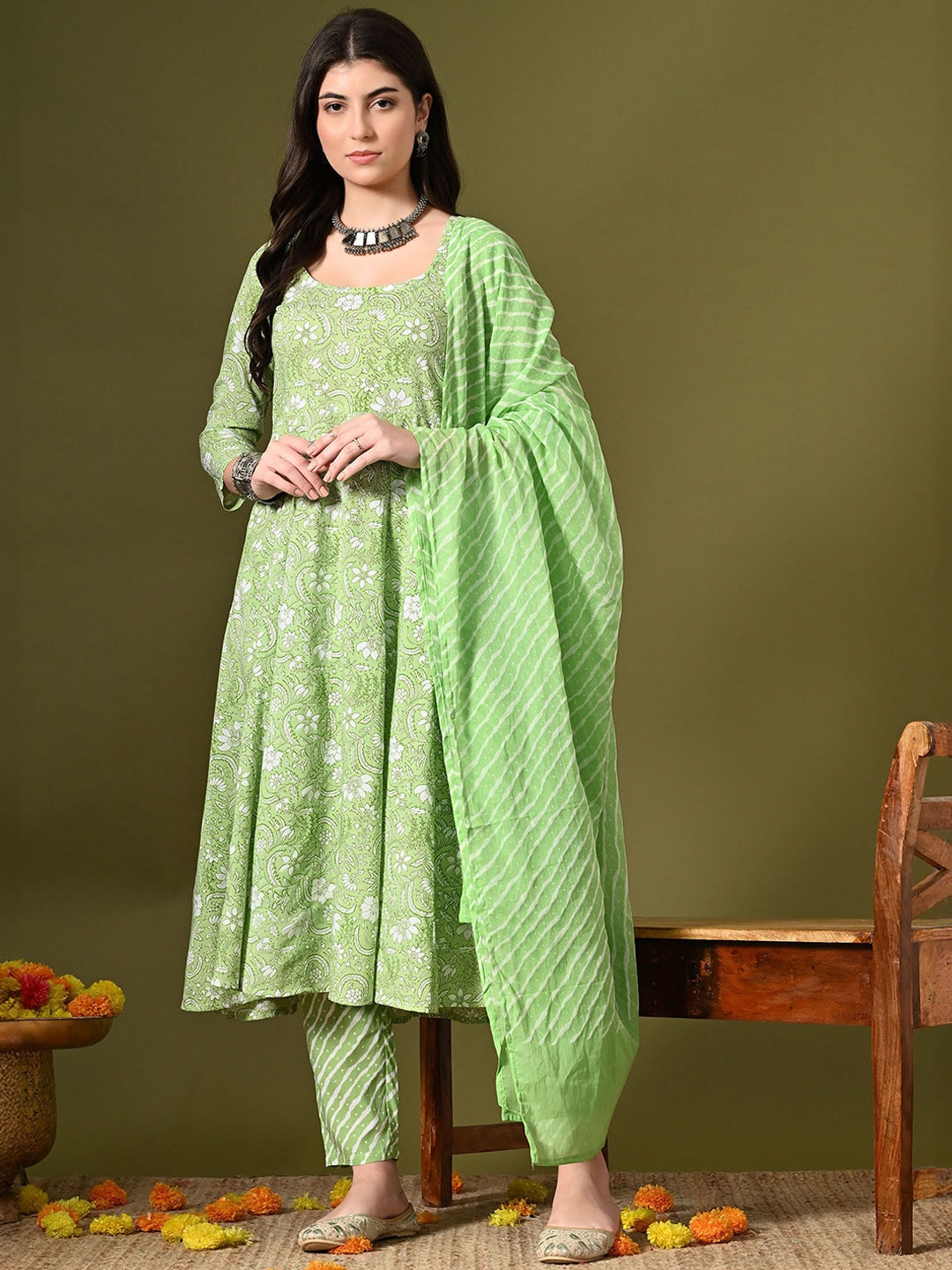 

ANNSH APPAREL Floral Printed A-Line Kurta With Palazzos & Dupatta, Green