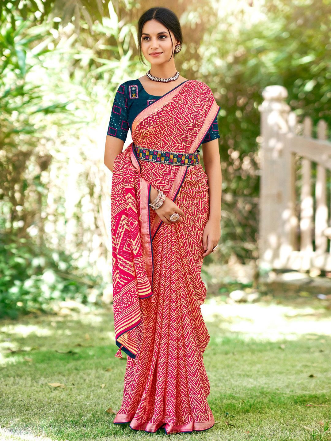 

Saree mall Ethnic Motifs Printed Sarees, Pink