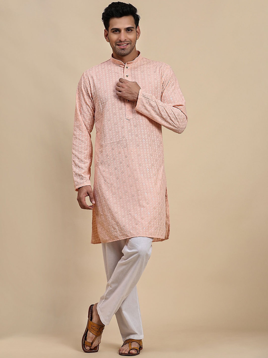 

Pro-Ethic STYLE DEVELOPER Floral Embroidered Sequinned Pure Cotton Kurta with Pyjamas, Peach