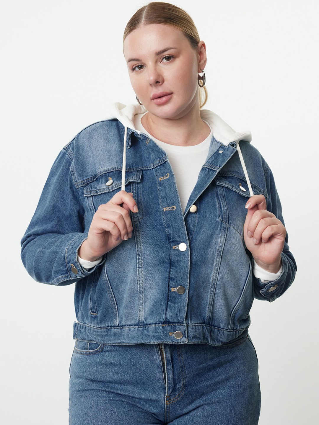 

Trendyol Women Floral Crop Bomber Jacket, Na