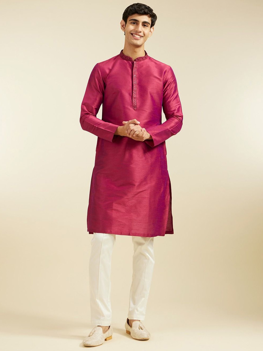 

Diwas by Manyavar Mandarin Collar Thread Work Straight Kurta, Pink