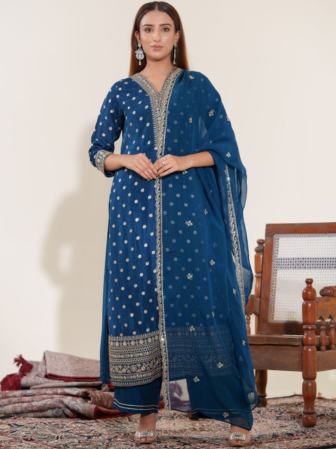 

House of Pataudi Floral Woven Design V-Neck Pure Silk Kurta With Trousers & Dupatta, Navy blue