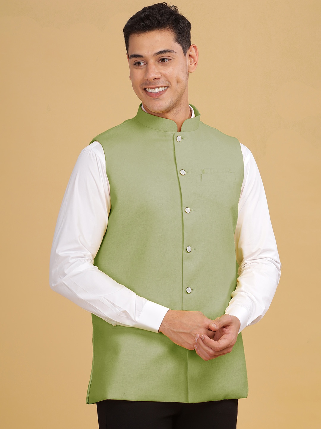 

Anouk Men Solid Nehru Jackets, Green