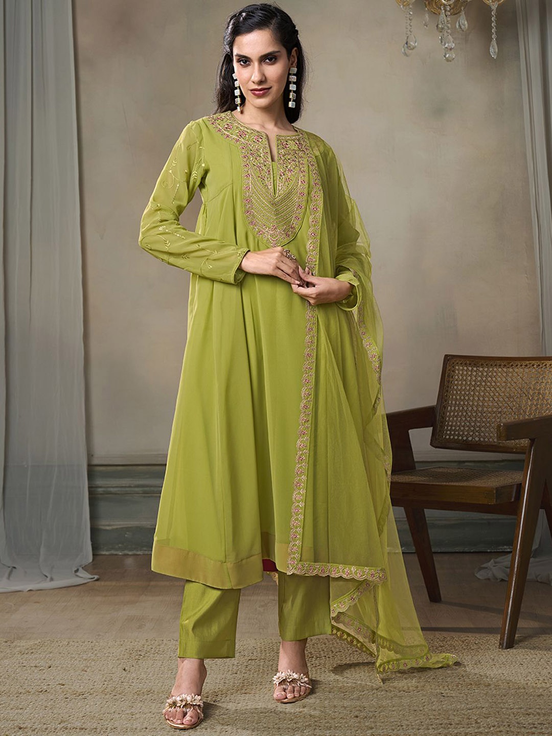 

Inddus Women Floral Yoke Design Panelled Kurta with Trousers & With Dupatta, Green