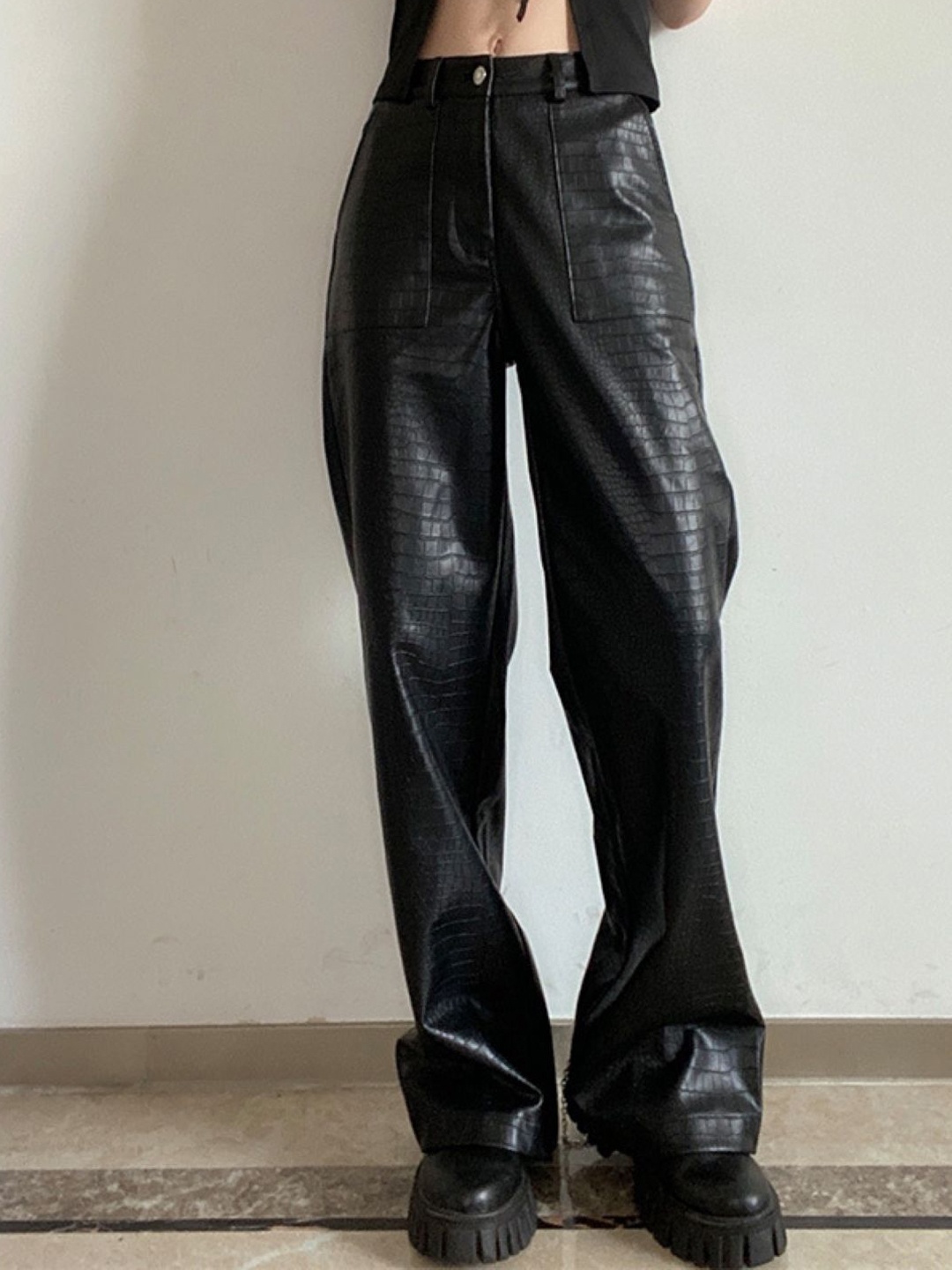 

KPOP Women Original Flared Solid Trousers, Black
