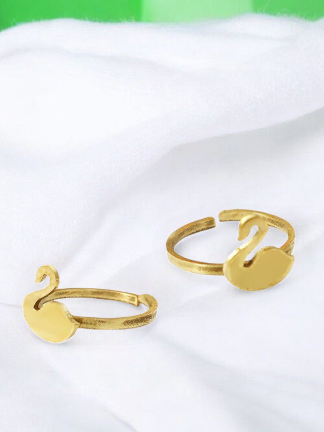 

Goldnera Swan Charm Ethnic Adjustable Toe Rings, Gold