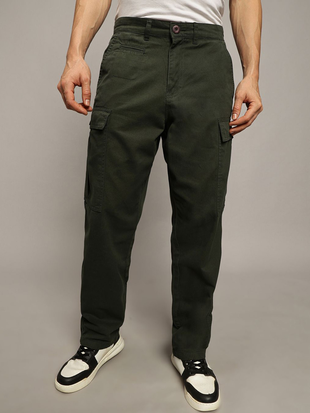 

The Roadster Men Lifestyle Co Pure Cotton Cargo Trousers, Green