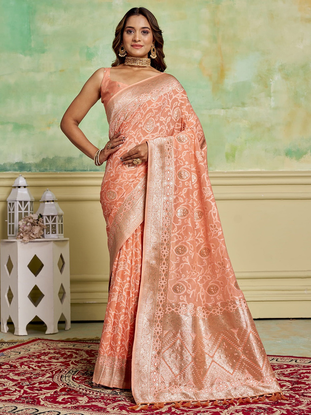 

KAYOMMI Woven Design Bandhani Zari Pure Crepe Banarasi Saree, Peach