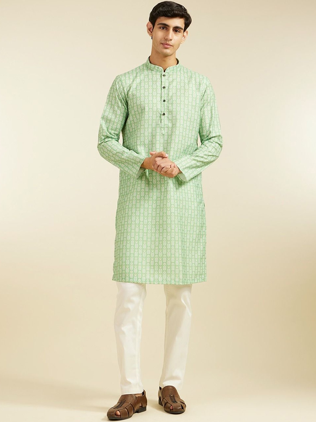 

Diwas by Manyavar Floral Printed Mandarin Collar Straight Kurta, Green