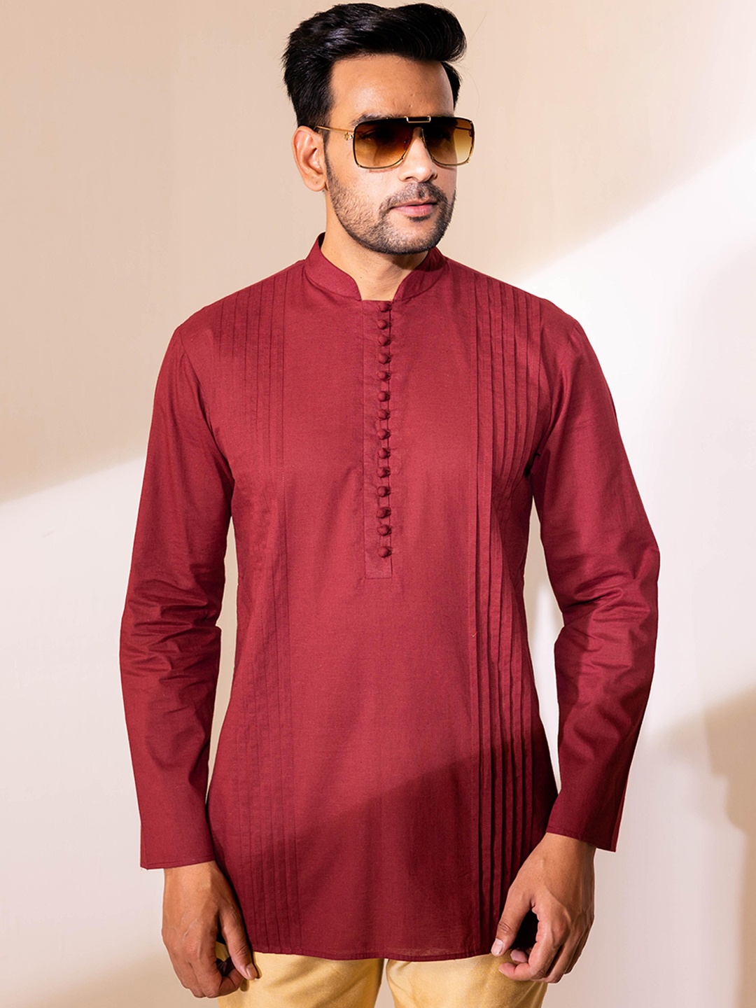 

INAAYA JAIPUR Men Thread Work Kurta, Maroon