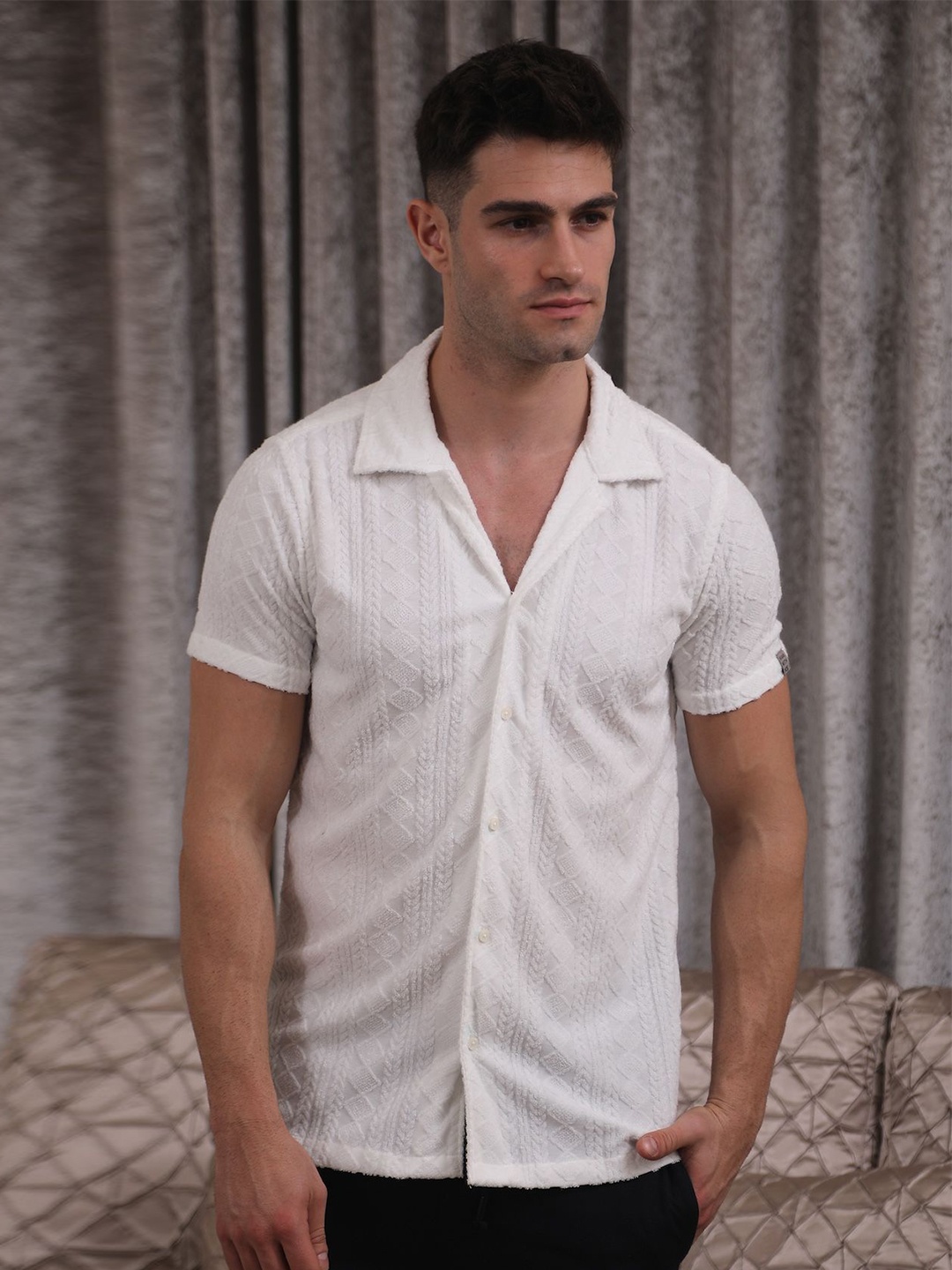 

POE Men Smart Slim Fit Opaque Striped Casual Shirt, White