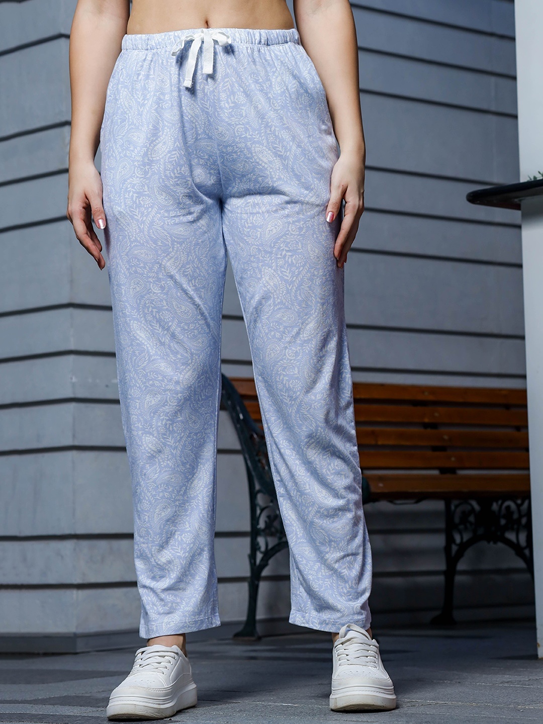 

HEYLAY Women Printed Relaxed Trousers, Grey
