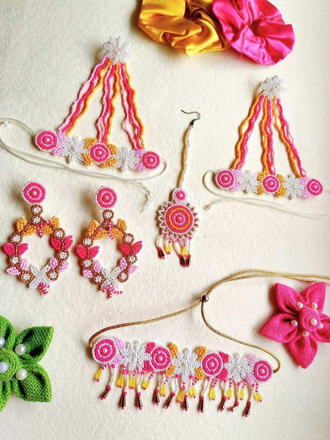 

Sangria Gold Plated Beaded Jewellery Set