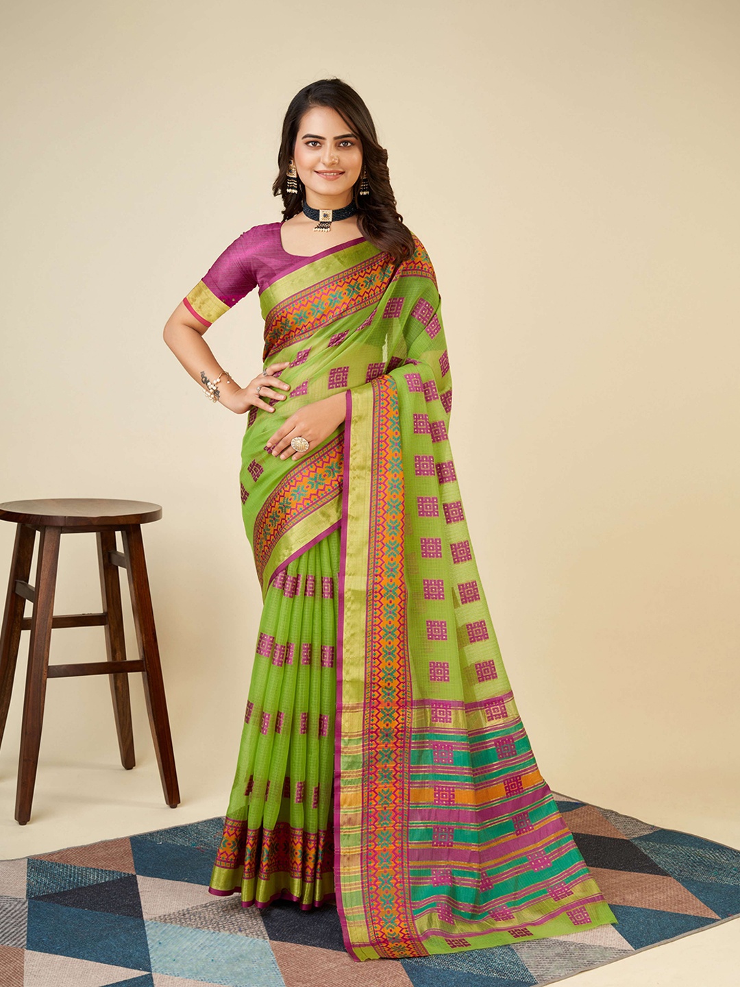 

Kriyansh Geometric Woven Design Zari Banarasi Celebrity Saree, Lime green