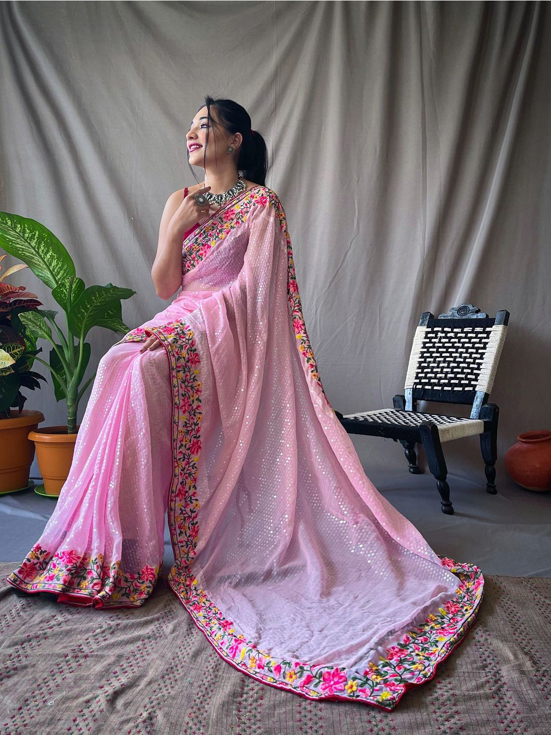 

Mameraa Floral Embroidered Sequinned Saree, Pink