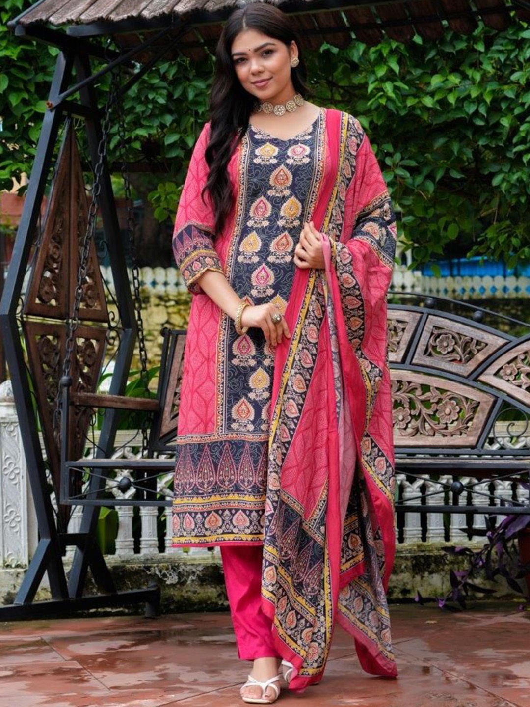 

SIGNORIA Ethnic Motifs Printed Straight Kurta with Trousers & Dupatta, Red