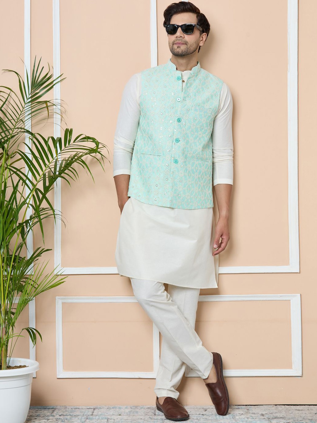

See Designs Men Embroidered Regular Sequinned Pure Cotton Kurta with Pyjamas, Blue