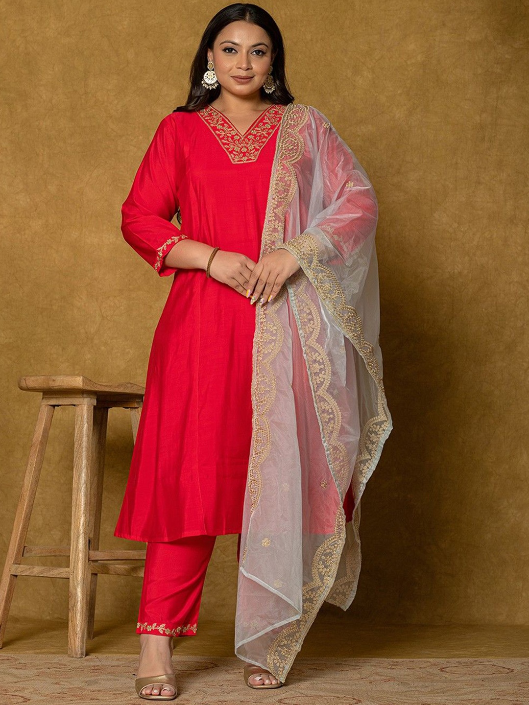 

Yufta Plus Size Floral Yoke Design Thread Work A-Line Kurta With Trousers & Dupatta, Fuchsia