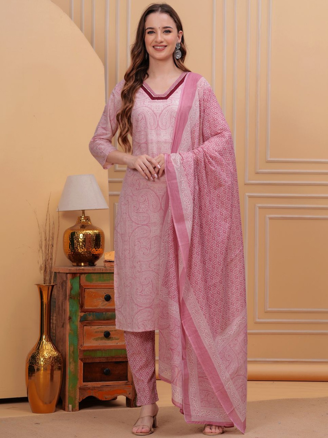

JVSP FASHION Women Floral Printed Regular Pure Cotton Kurta with Trousers & With Dupatta, Pink