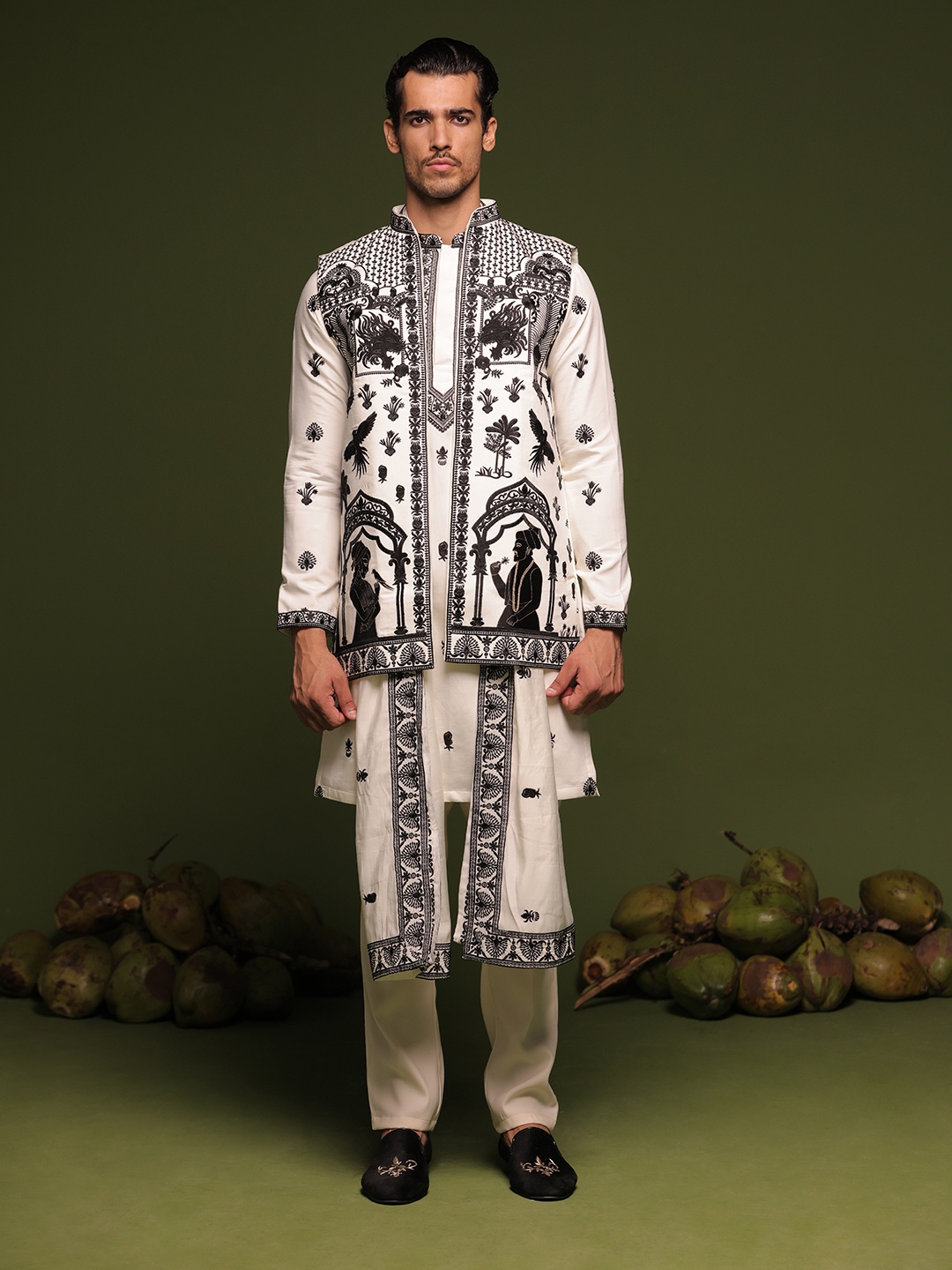 

KALPRAAG Ethnic Motifs Embroidered Sequinned Straight Kurta Set With Jacket, Cream