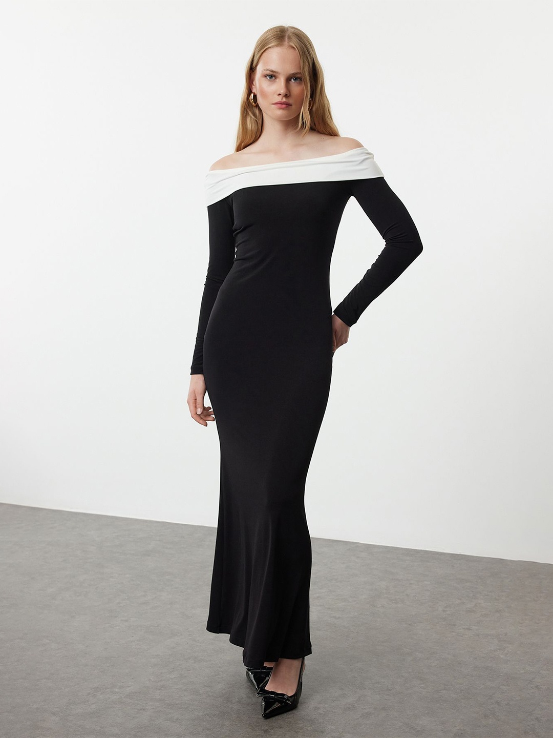 

Trendyol Off-Shoulder Maxi Dress, Na
