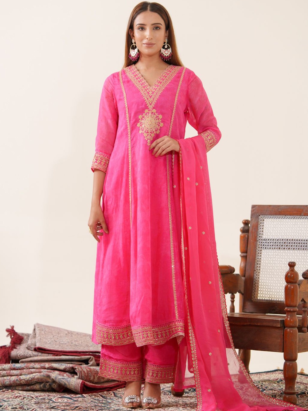

House of Pataudi Ethnic Motifs Woven Design Kurta With Trousers & Dupatta, Pink