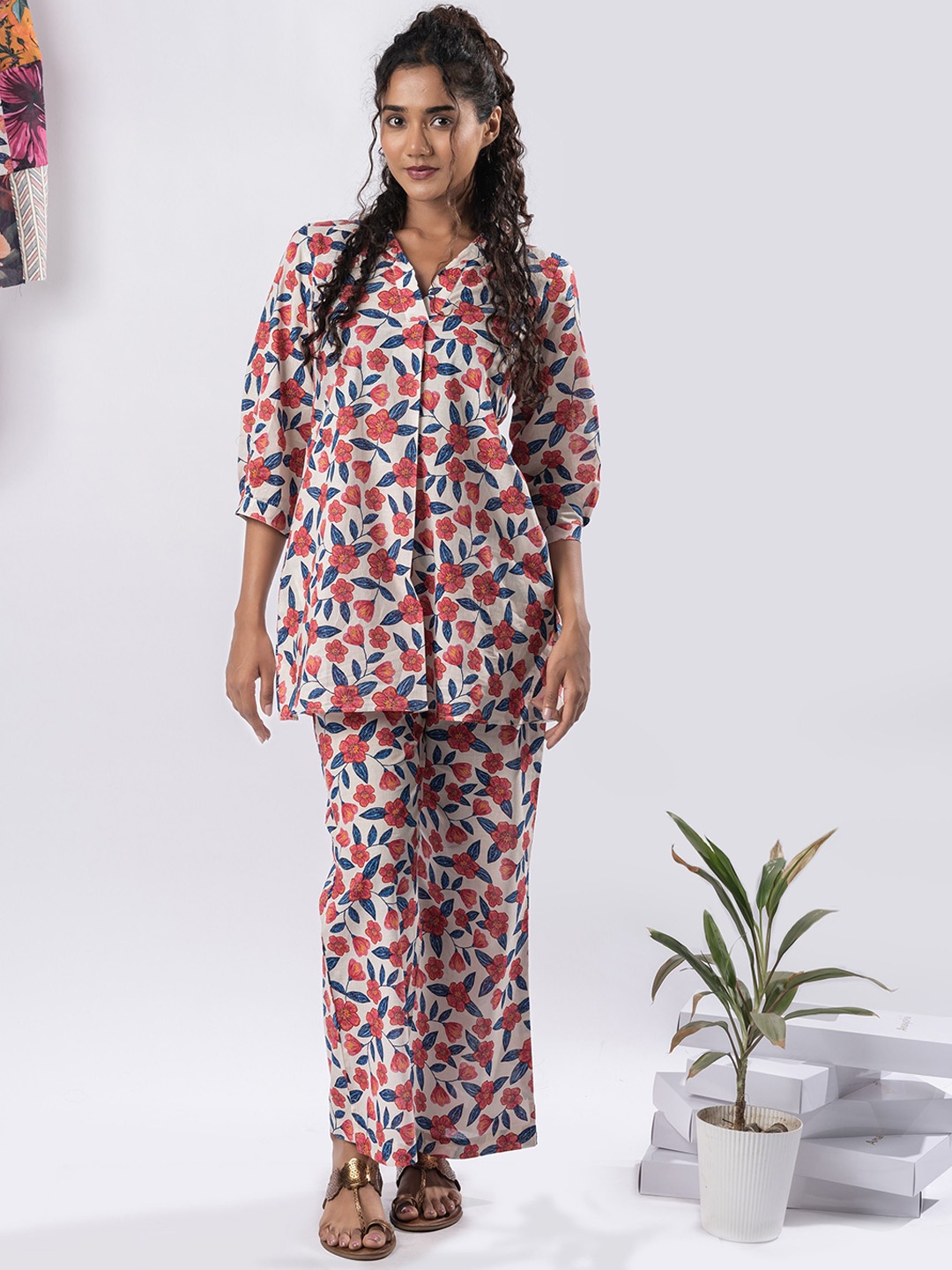 

GULABOSITABO Women Floral Printed Pure Cotton Co-ords, White