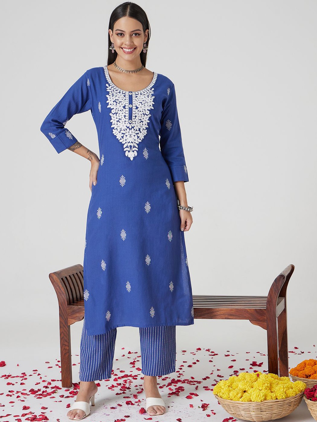 

VESH Floral Embroidered Thread Work Round Neck Pure Cotton Straight Kurta with Trousers, Blue