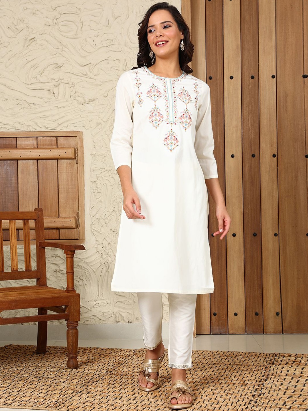 

W Women Floral Thread Work Kurta, White