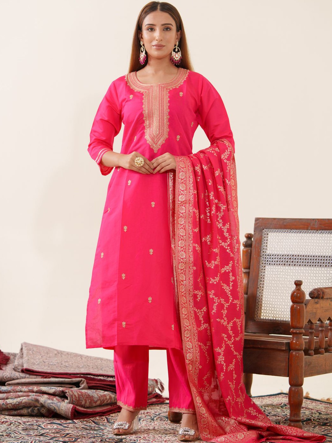 

House of Pataudi Embroidered Chanderi Silk Straight Kurta With Trousers & Dupatta, Pink