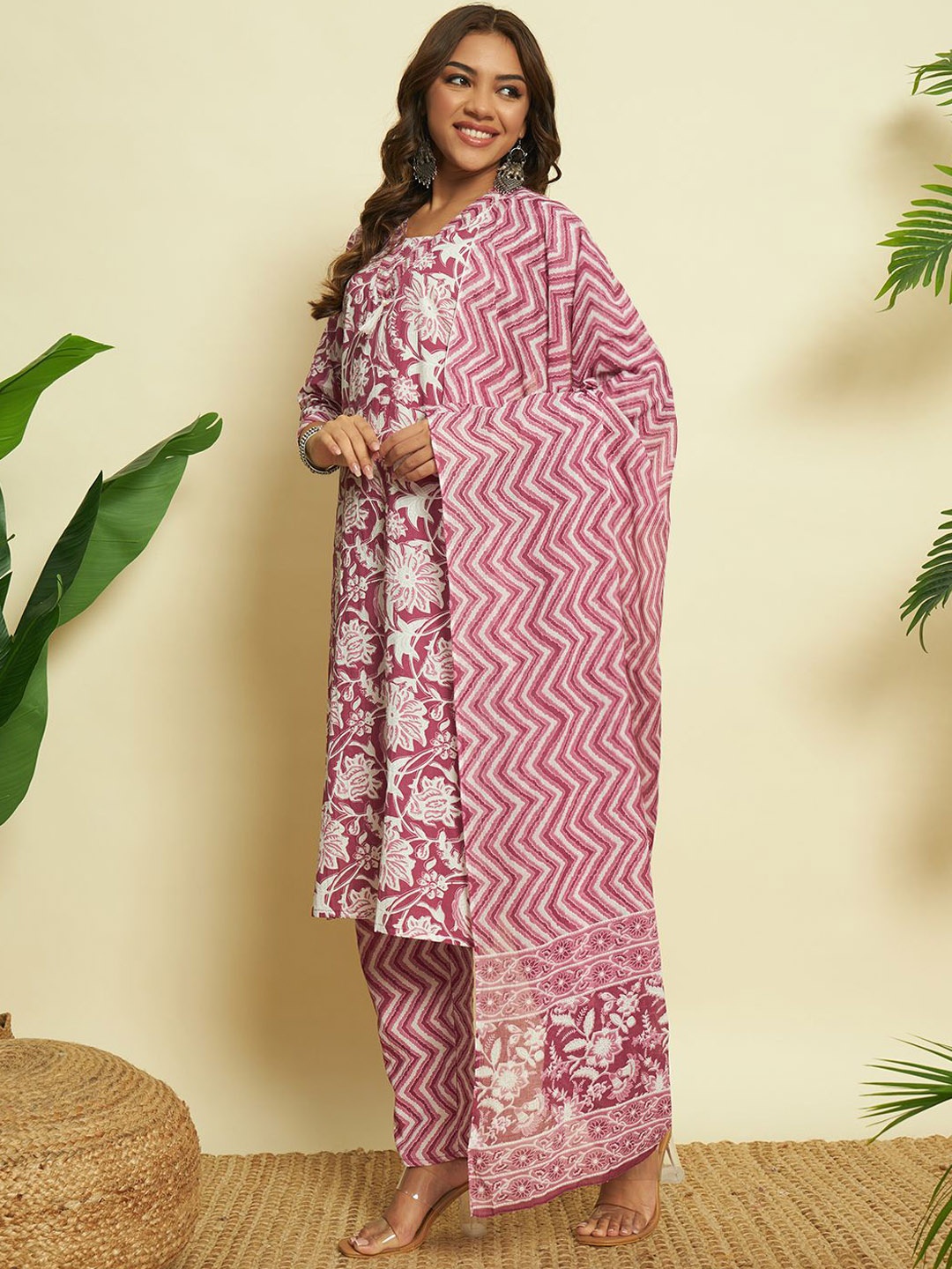 

VESH Women Floral Printed Regular Pure Cotton Kurta with Trousers & With Dupatta, Burgundy