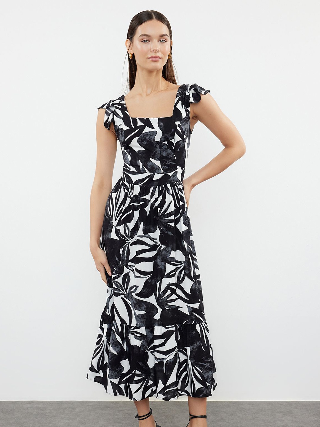 

Trendyol Floral Print Fit & Flare Midi Dress, Na