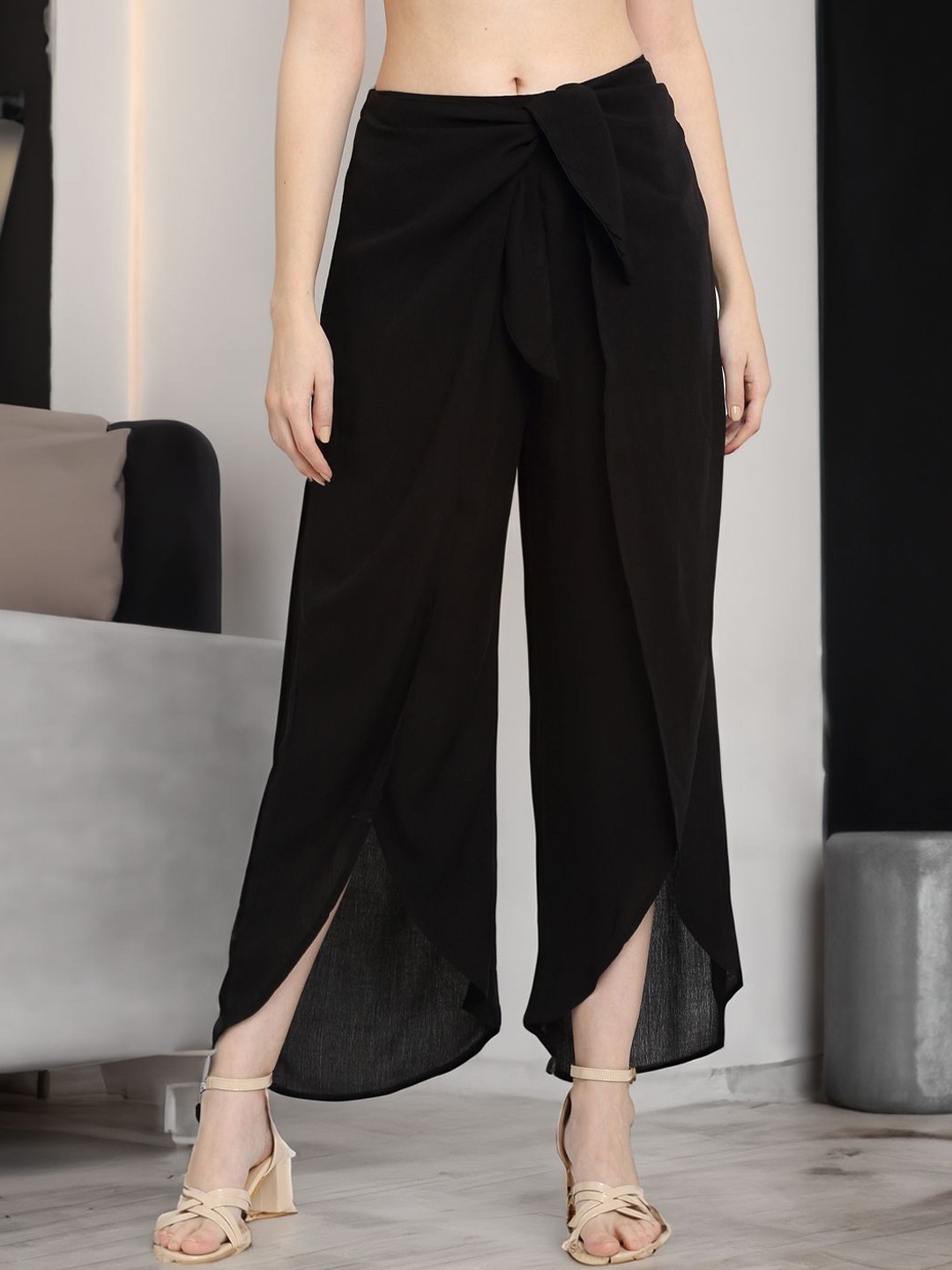 

KPOP Women Relaxed Loose Fit Trousers, Black