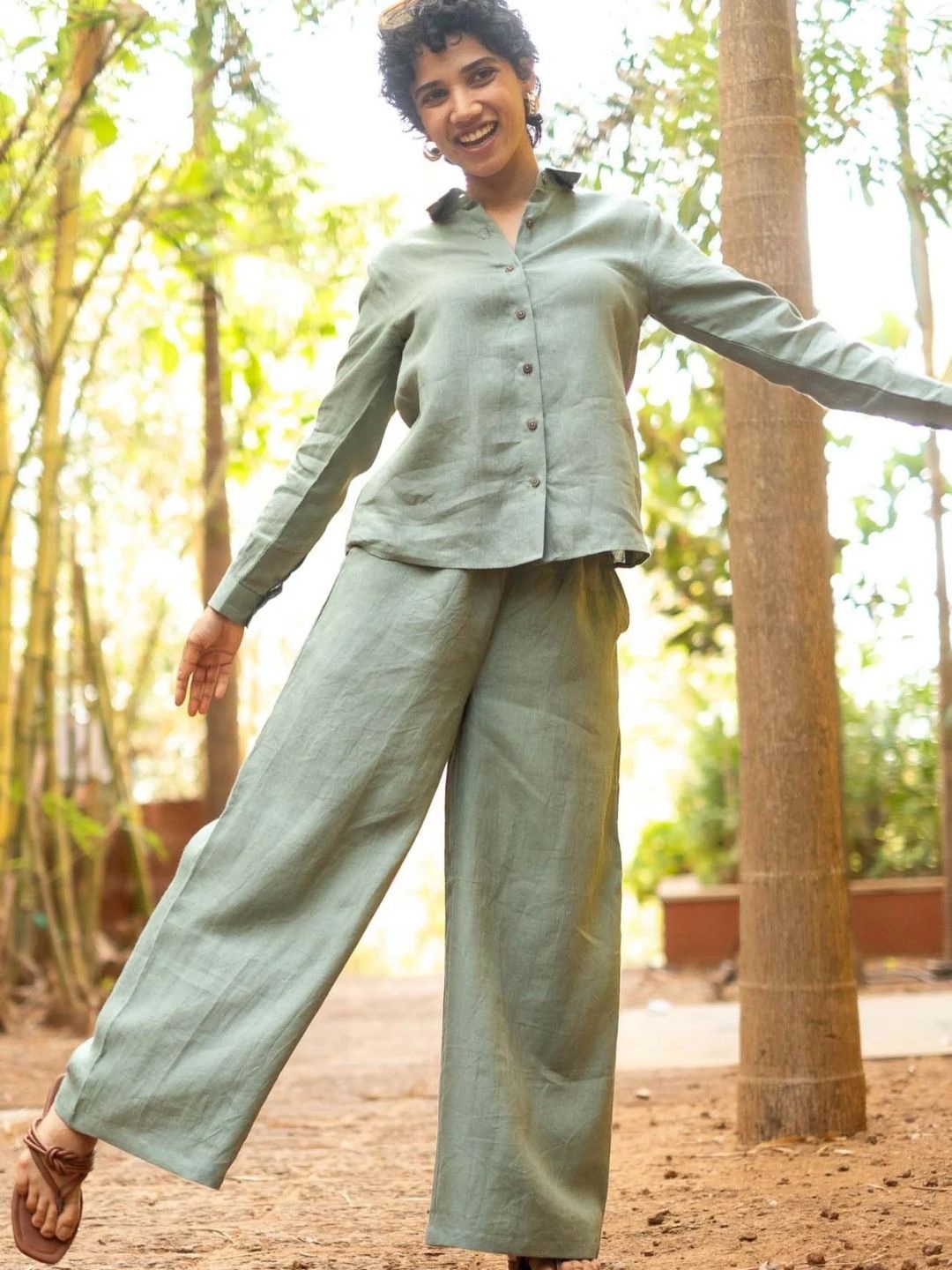 

Creatures of Habit Linen Day Shirt and Oversized Pants, Green