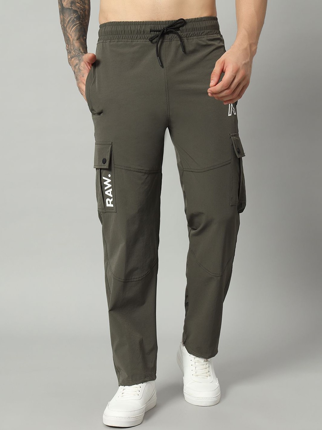

AECK Men Straight-Fit Track Pants, Green