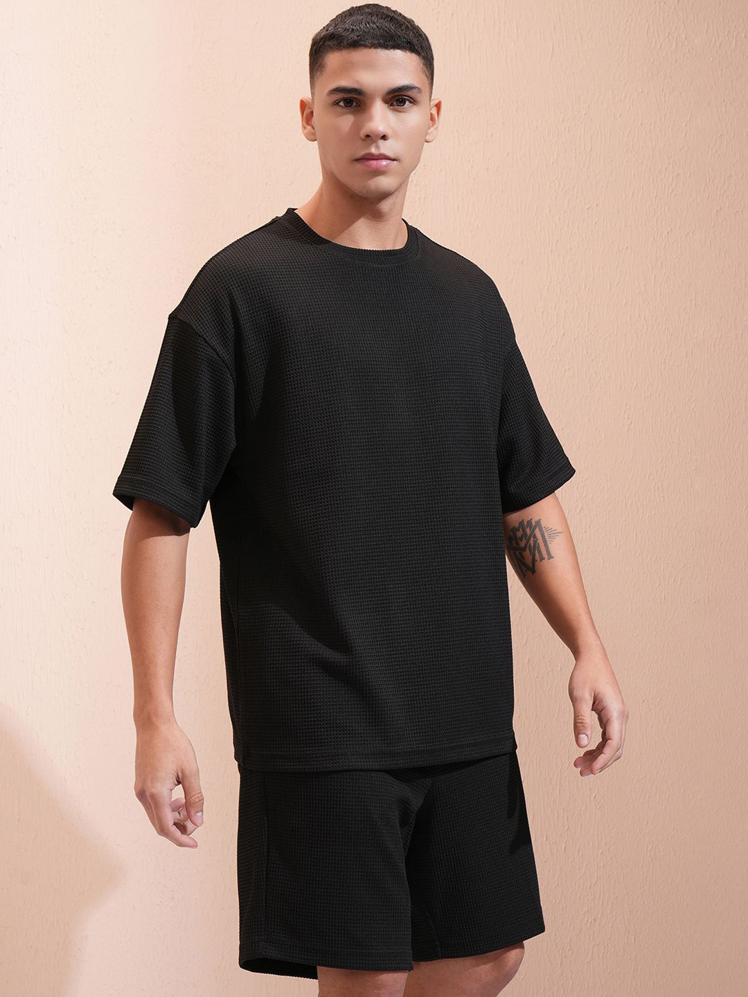 

HIGHLANDER Oversized T-Shirt & Shorts Co-Ords, Black