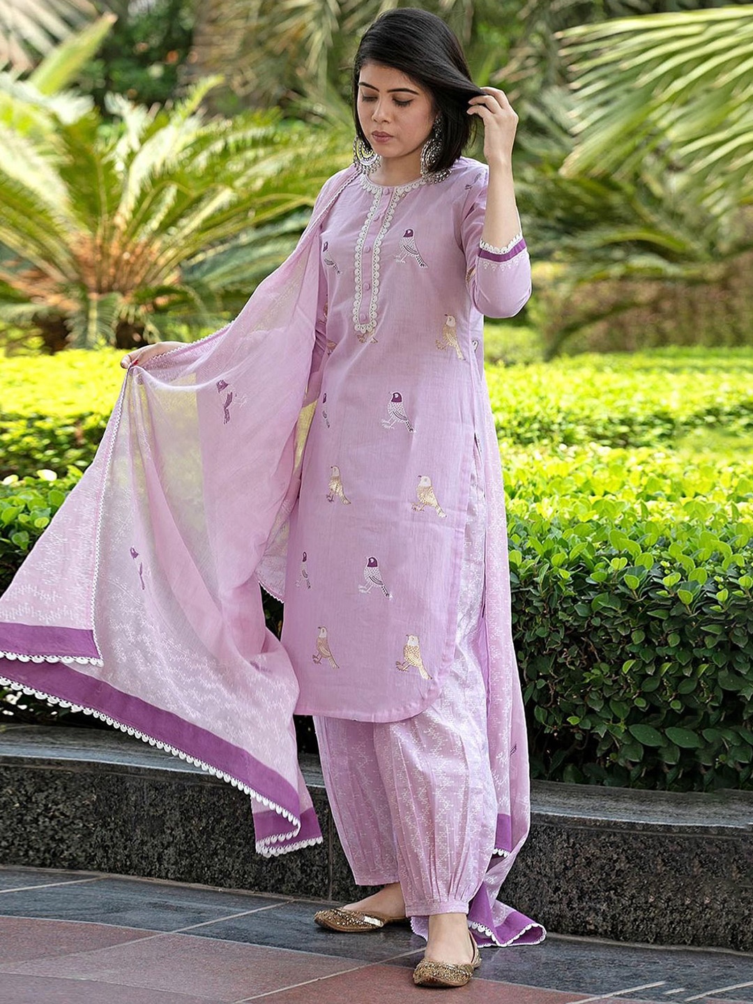 

GoSriKi Women Floral Printed Regular Kurta with Salwar & With Dupatta, Purple