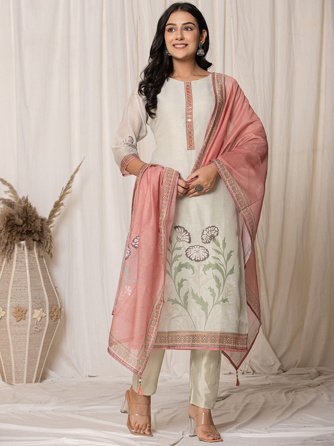 

Yufta Women Floral Embroidered Regular Sequinned Chanderi Silk Kurta with Trousers & With Dupatta, Cream