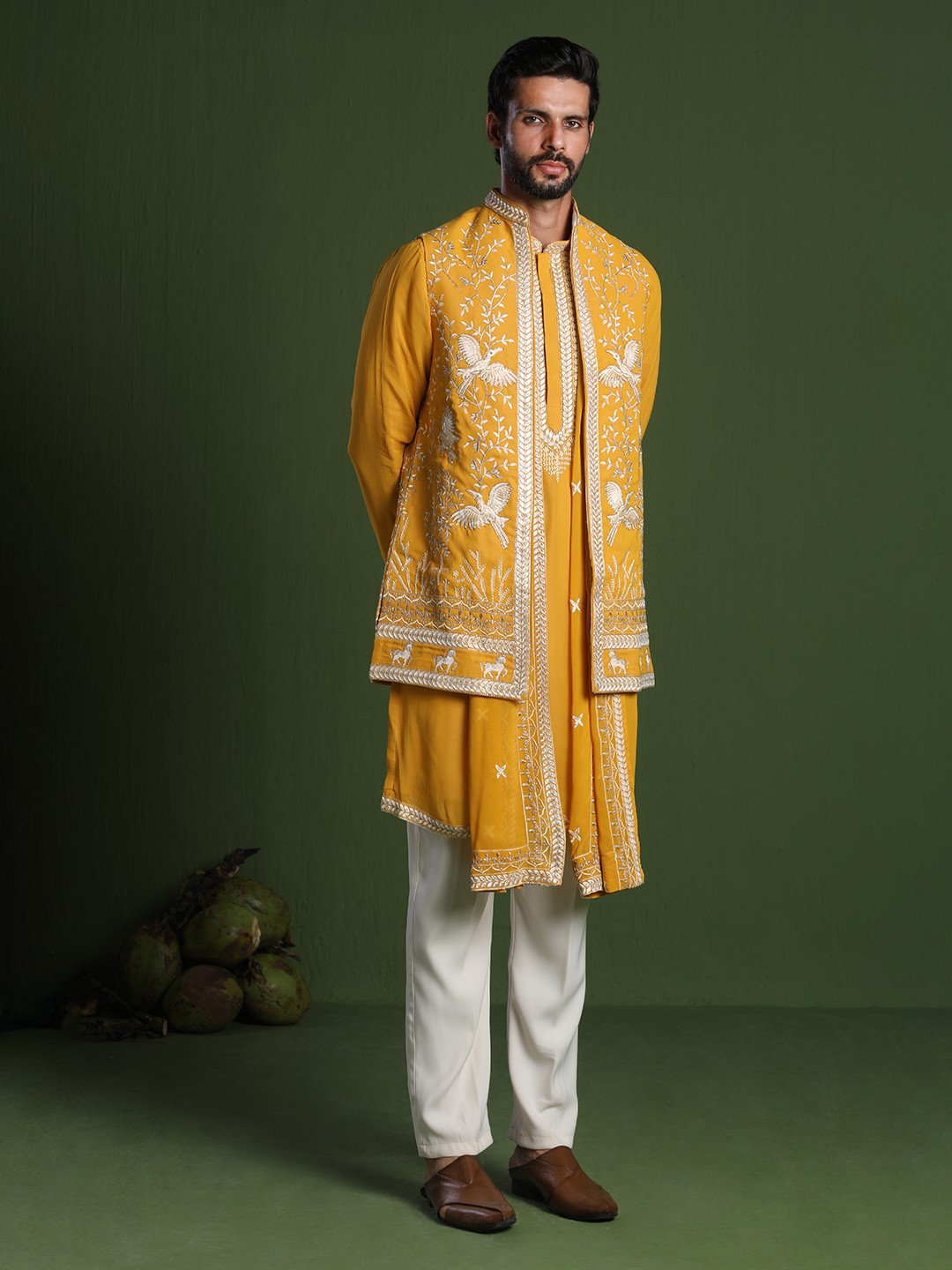 

KALPRAAG Ethnic Motifs Embroidered Mandarin Collar Straight Kurta Set With Jacket, Yellow