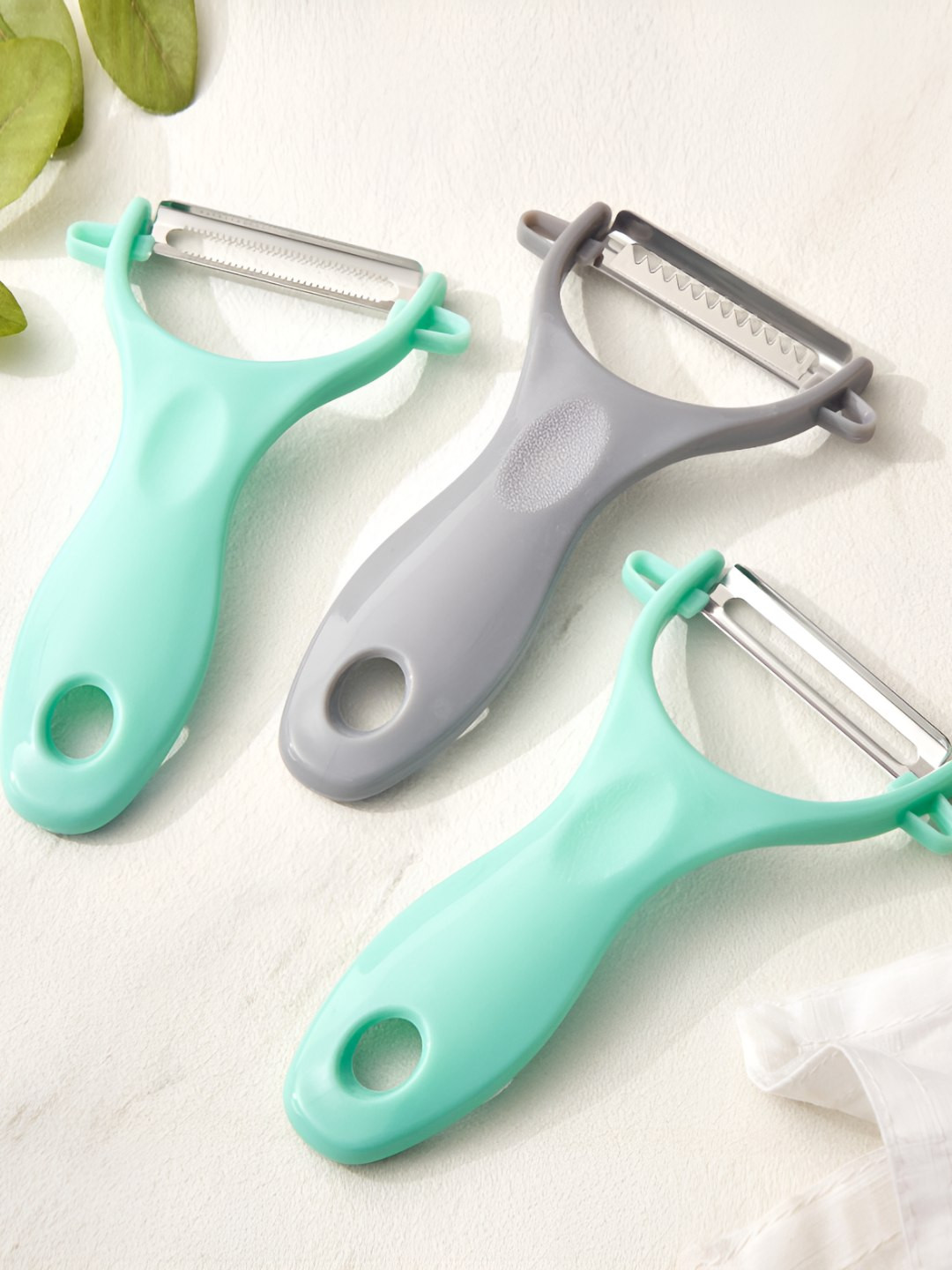 

Home Centre Green & Grey 3 Pieces Stainless Steel Peelers