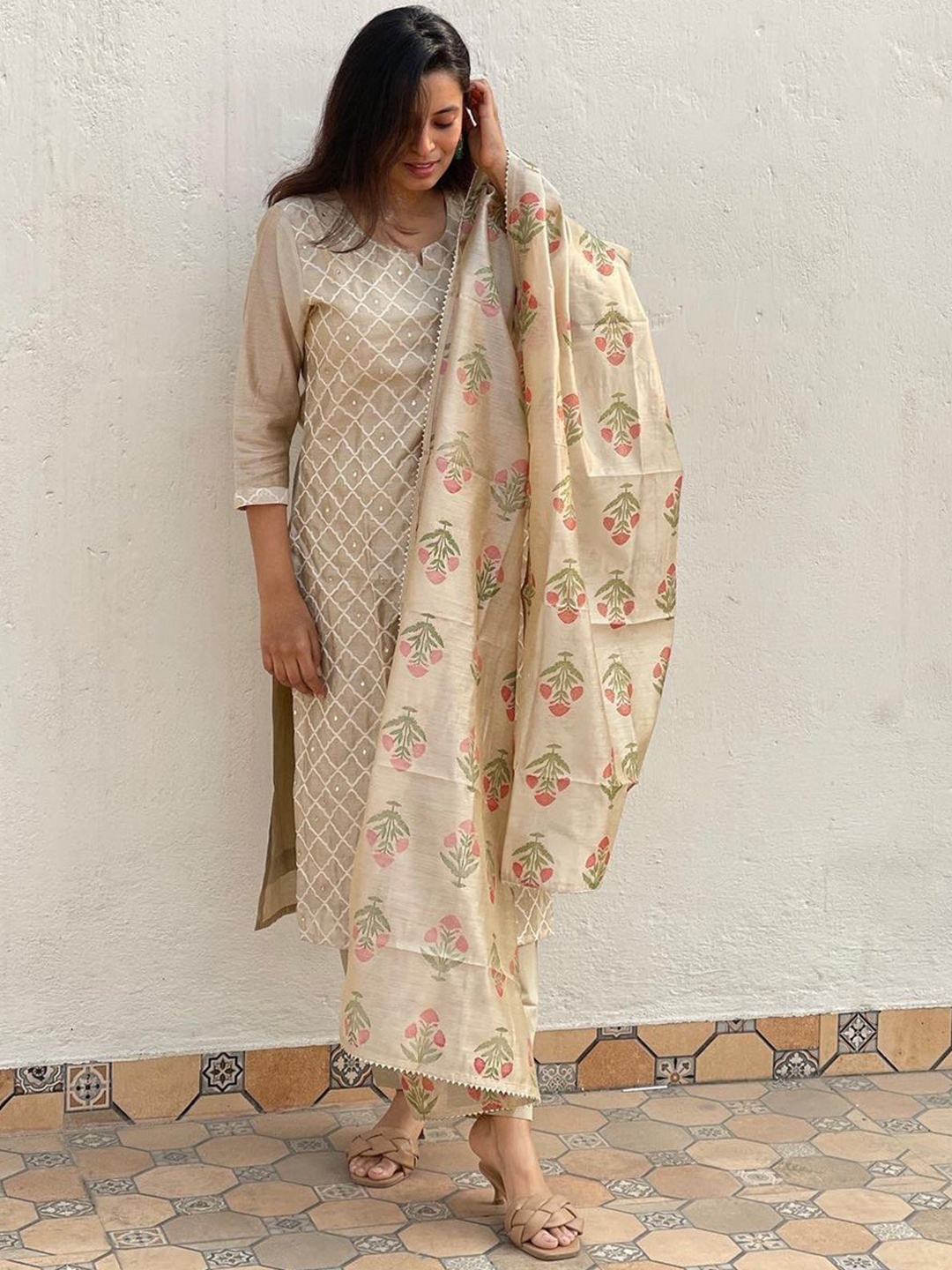 

GoSriKi Women Embroidered Regular Kurta with Palazzos & With Dupatta, Cream