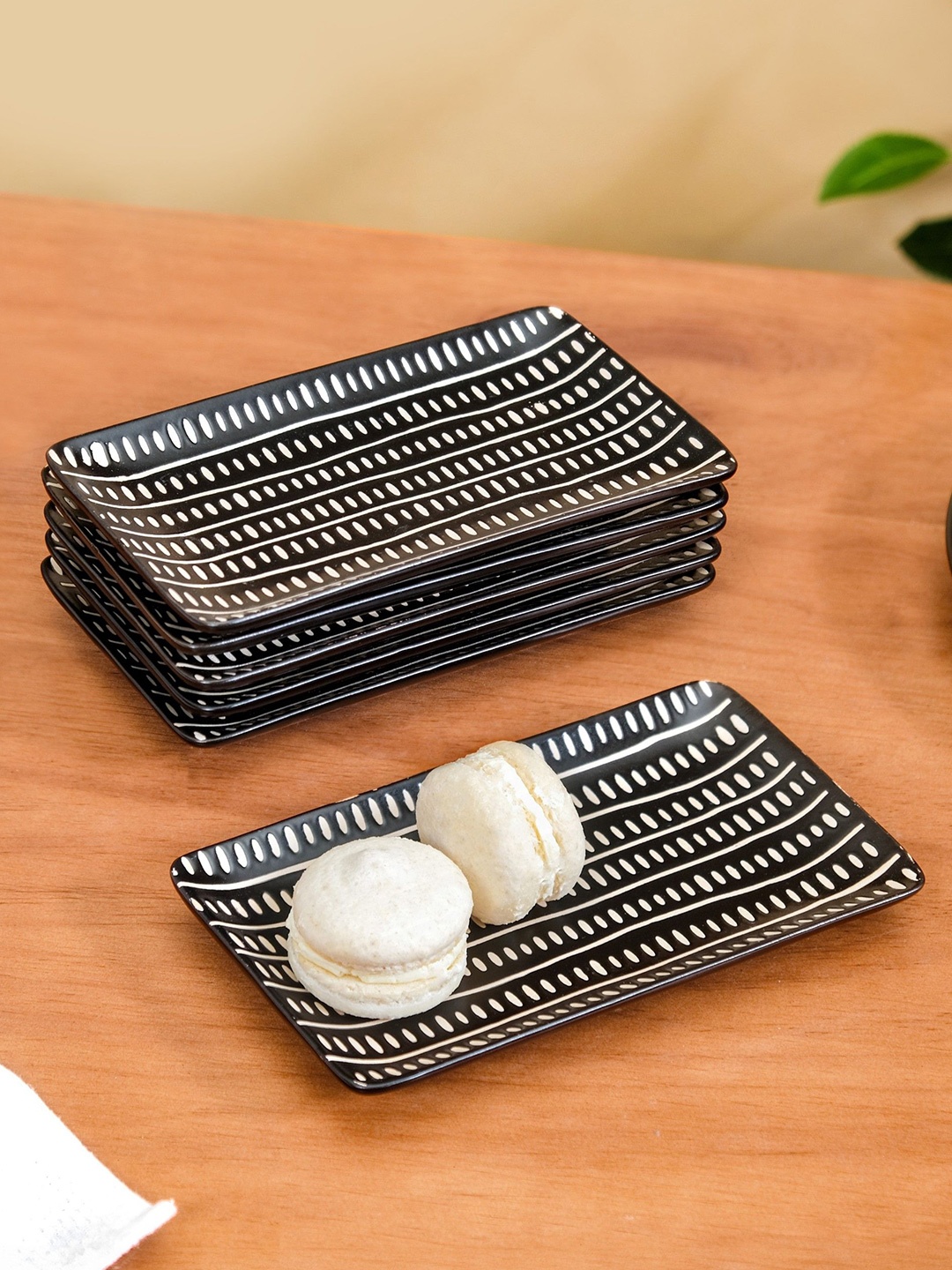 

Nestasia Pack of 6 Ceramic Platter Plates, Black